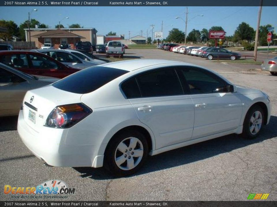 2007 Nissan Altima 2.5 S Winter Frost Pearl / Charcoal Photo #4