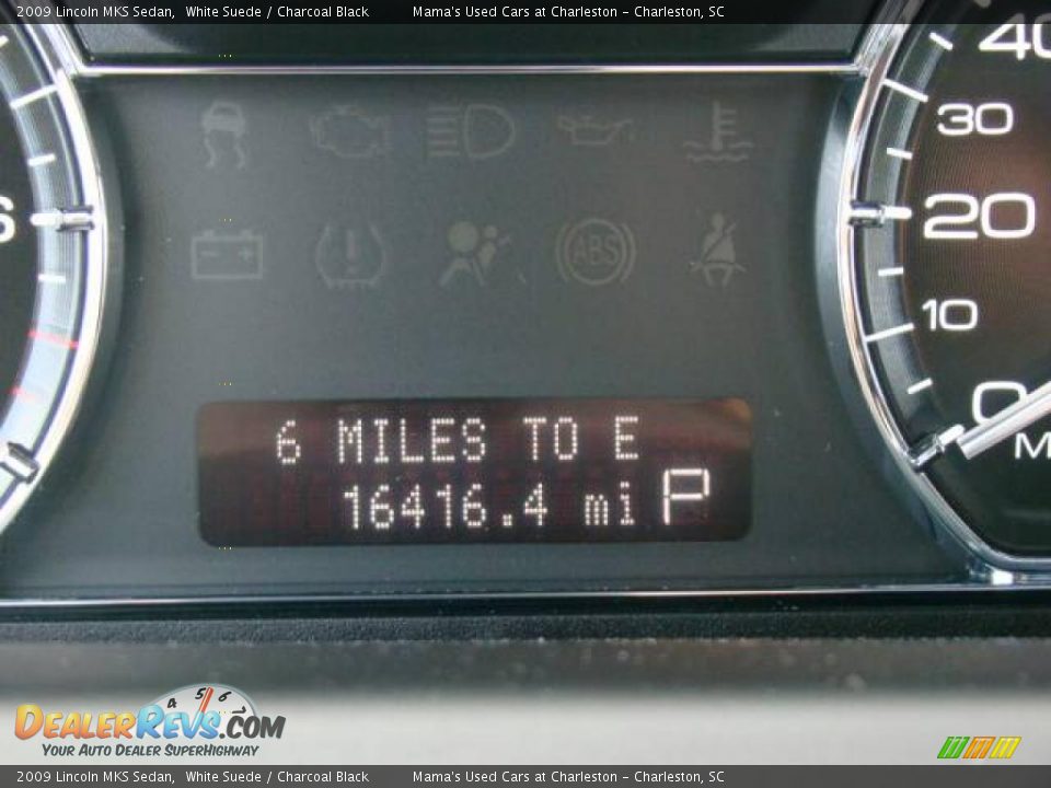 2009 Lincoln MKS Sedan White Suede / Charcoal Black Photo #18