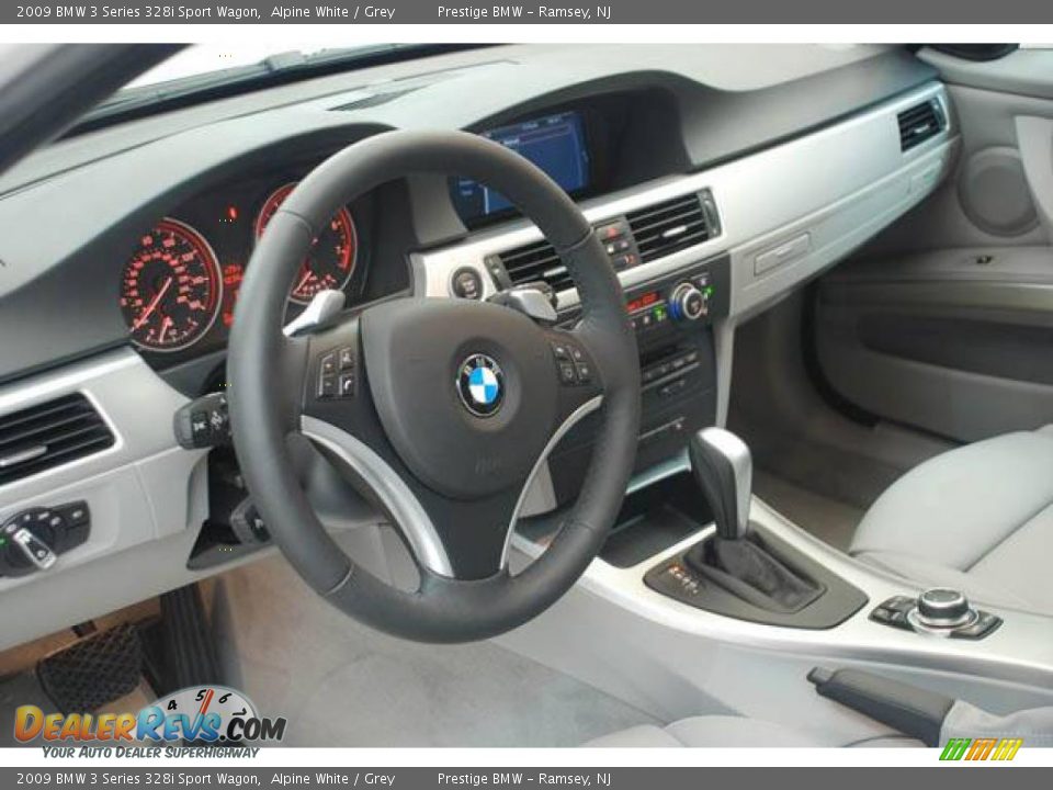 2009 BMW 3 Series 328i Sport Wagon Alpine White / Grey Photo #3