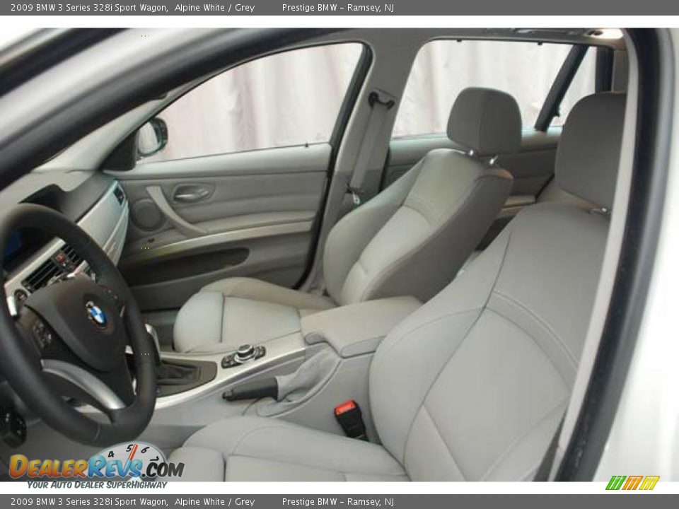 2009 BMW 3 Series 328i Sport Wagon Alpine White / Grey Photo #4