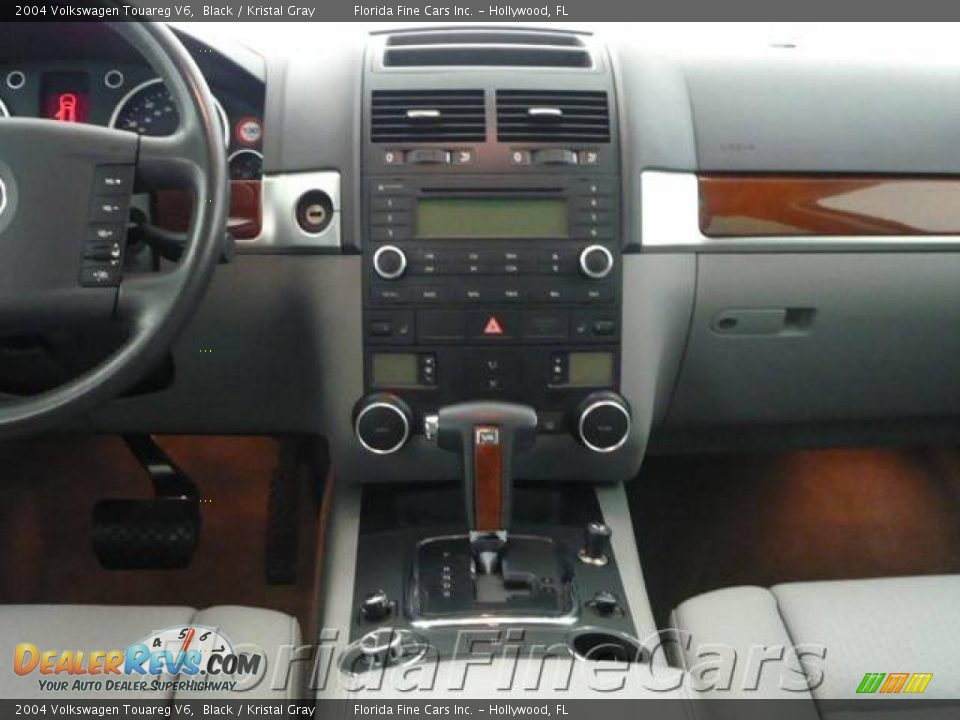 2004 Volkswagen Touareg V6 Black / Kristal Gray Photo #18