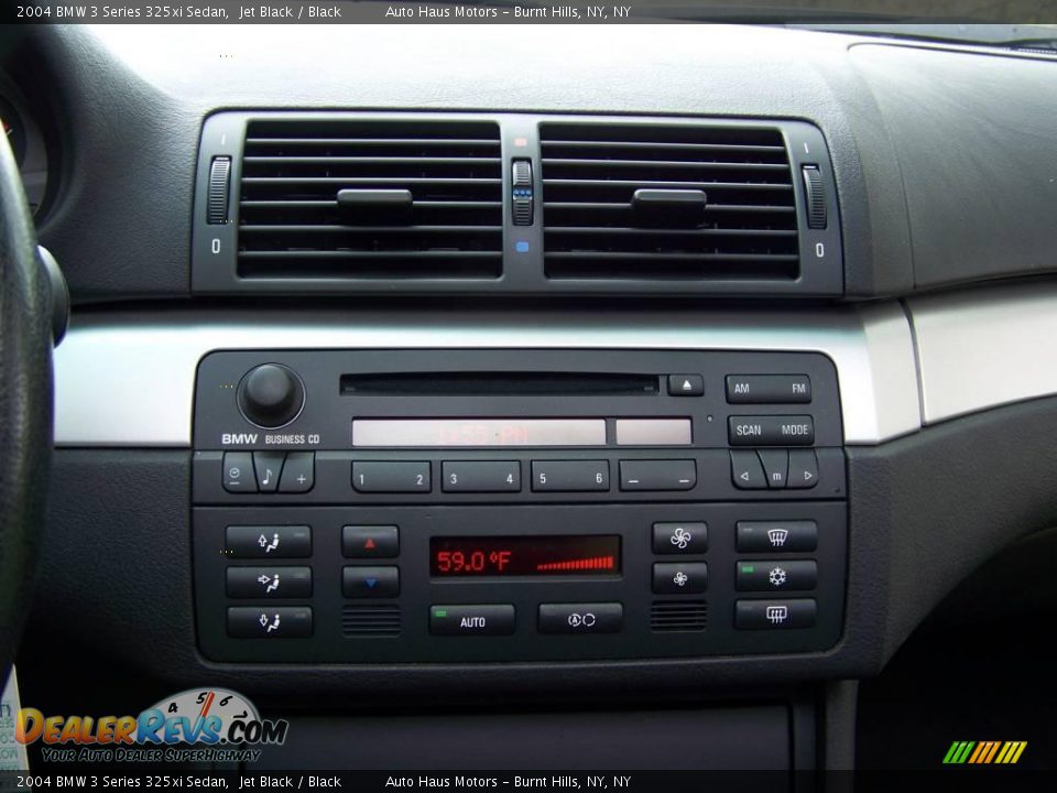 2004 BMW 3 Series 325xi Sedan Jet Black / Black Photo #16