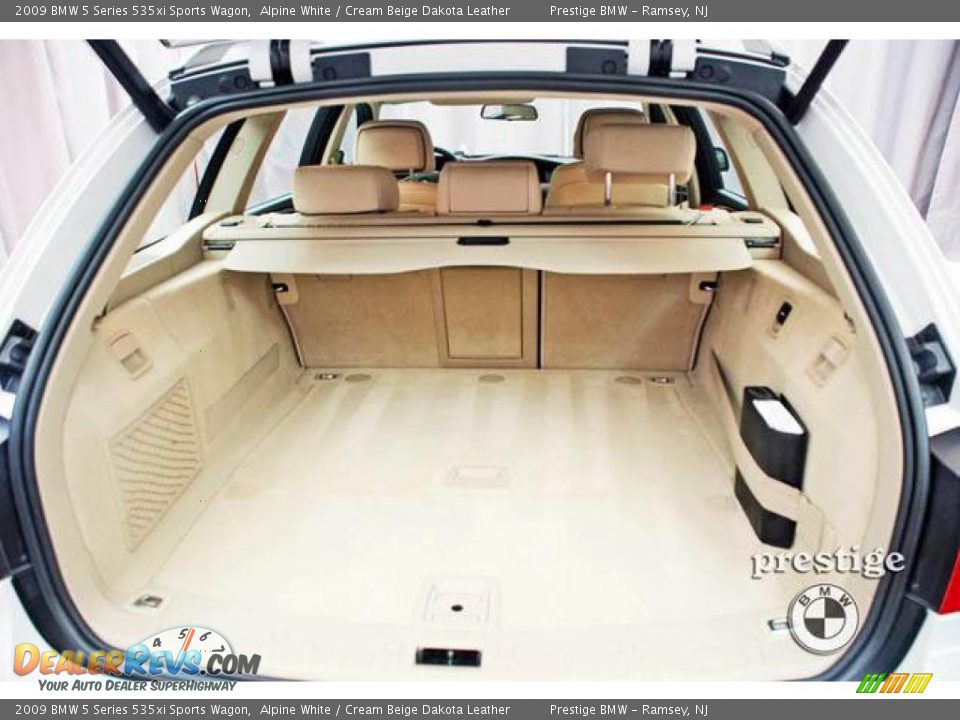 2009 BMW 5 Series 535xi Sports Wagon Alpine White / Cream Beige Dakota Leather Photo #3