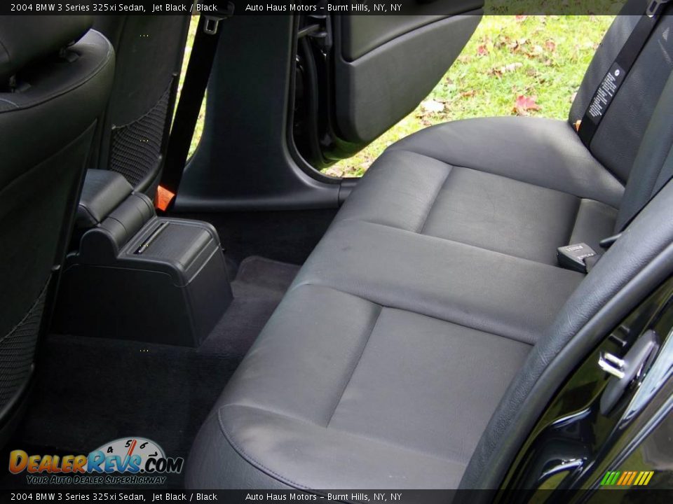2004 BMW 3 Series 325xi Sedan Jet Black / Black Photo #19