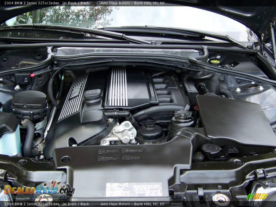 2004 BMW 3 Series 325xi Sedan Jet Black / Black Photo #24
