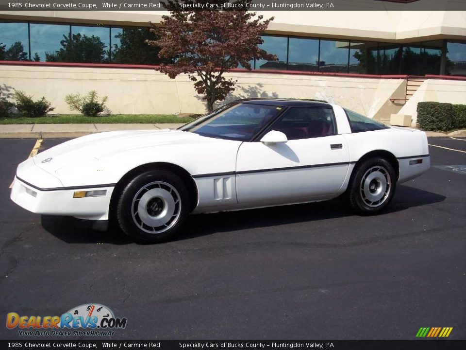 1985 Chevrolet Corvette Coupe White / Carmine Red Photo #1