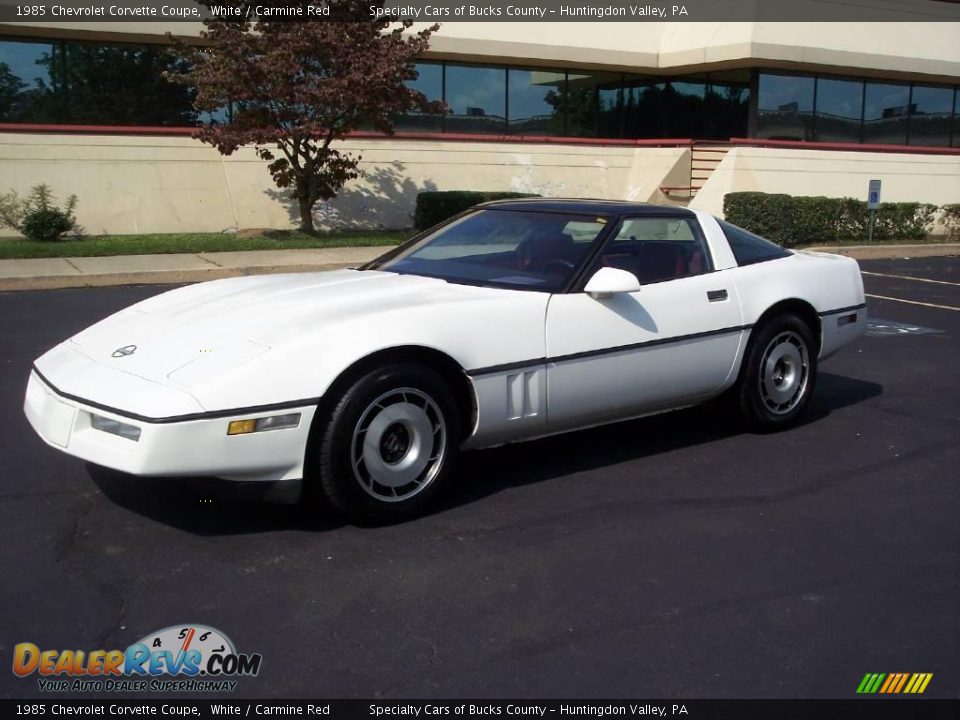 1985 Chevrolet Corvette Coupe White / Carmine Red Photo #2