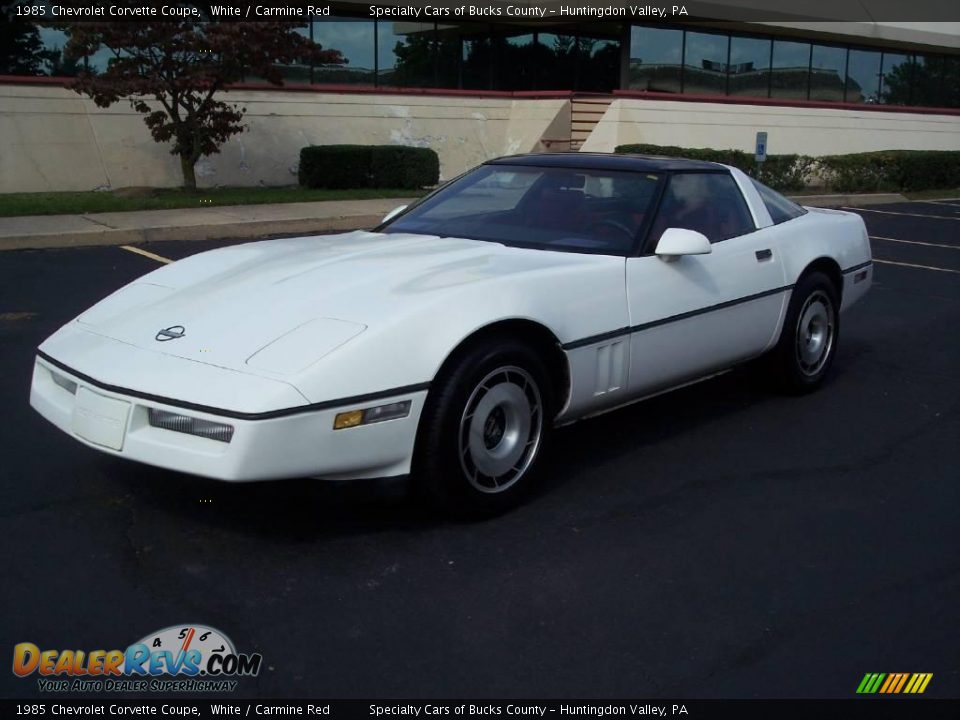 1985 Chevrolet Corvette Coupe White / Carmine Red Photo #3