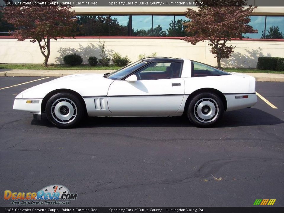 1985 Chevrolet Corvette Coupe White / Carmine Red Photo #4