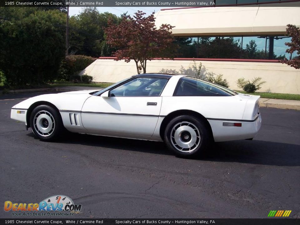 1985 Chevrolet Corvette Coupe White / Carmine Red Photo #5