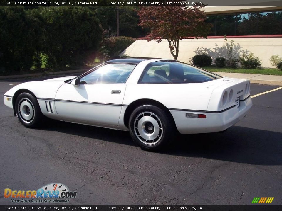 1985 Chevrolet Corvette Coupe White / Carmine Red Photo #8