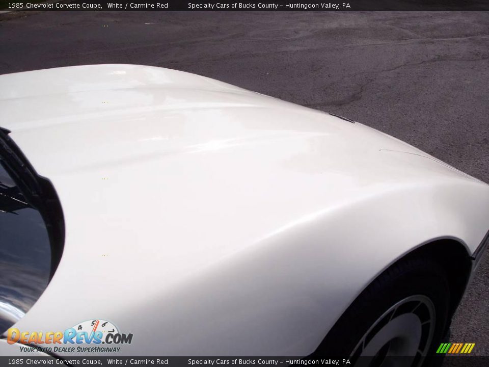 1985 Chevrolet Corvette Coupe White / Carmine Red Photo #13