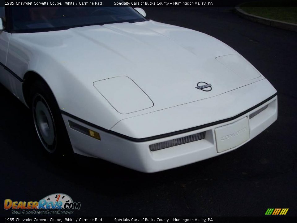 1985 Chevrolet Corvette Coupe White / Carmine Red Photo #14