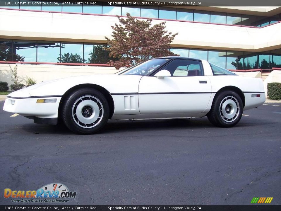 1985 Chevrolet Corvette Coupe White / Carmine Red Photo #15