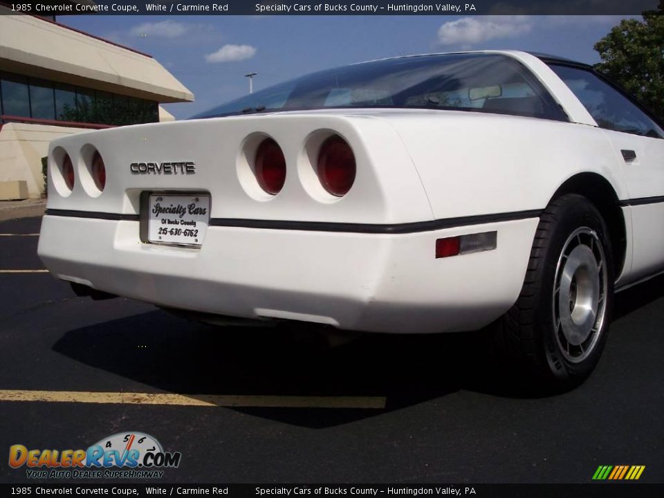 1985 Chevrolet Corvette Coupe White / Carmine Red Photo #23