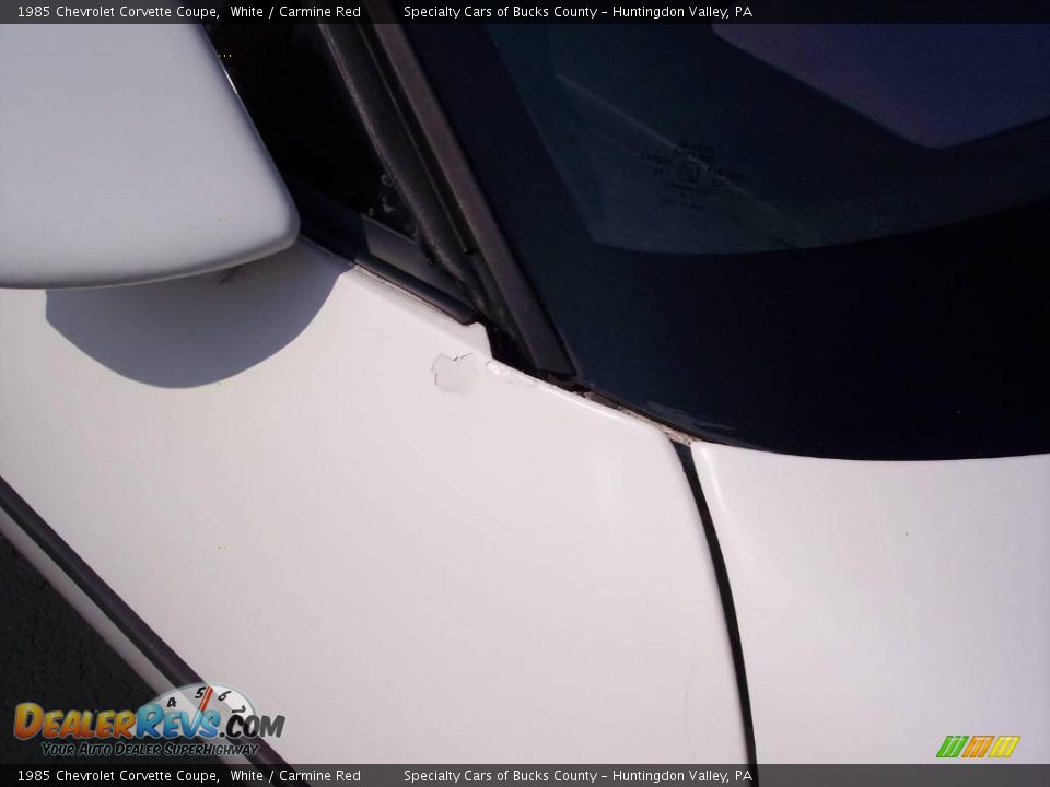 1985 Chevrolet Corvette Coupe White / Carmine Red Photo #24