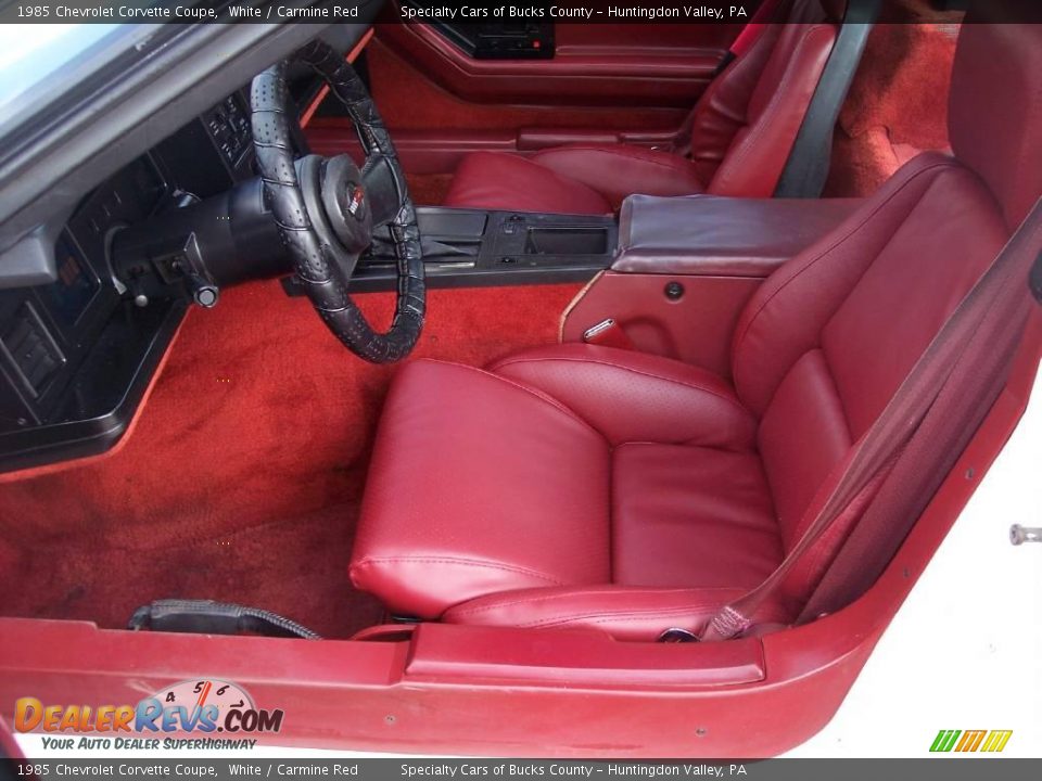 1985 Chevrolet Corvette Coupe White / Carmine Red Photo #26