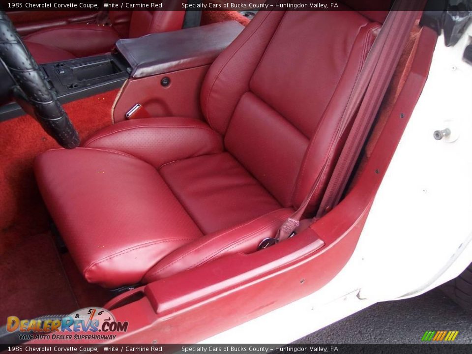 1985 Chevrolet Corvette Coupe White / Carmine Red Photo #27