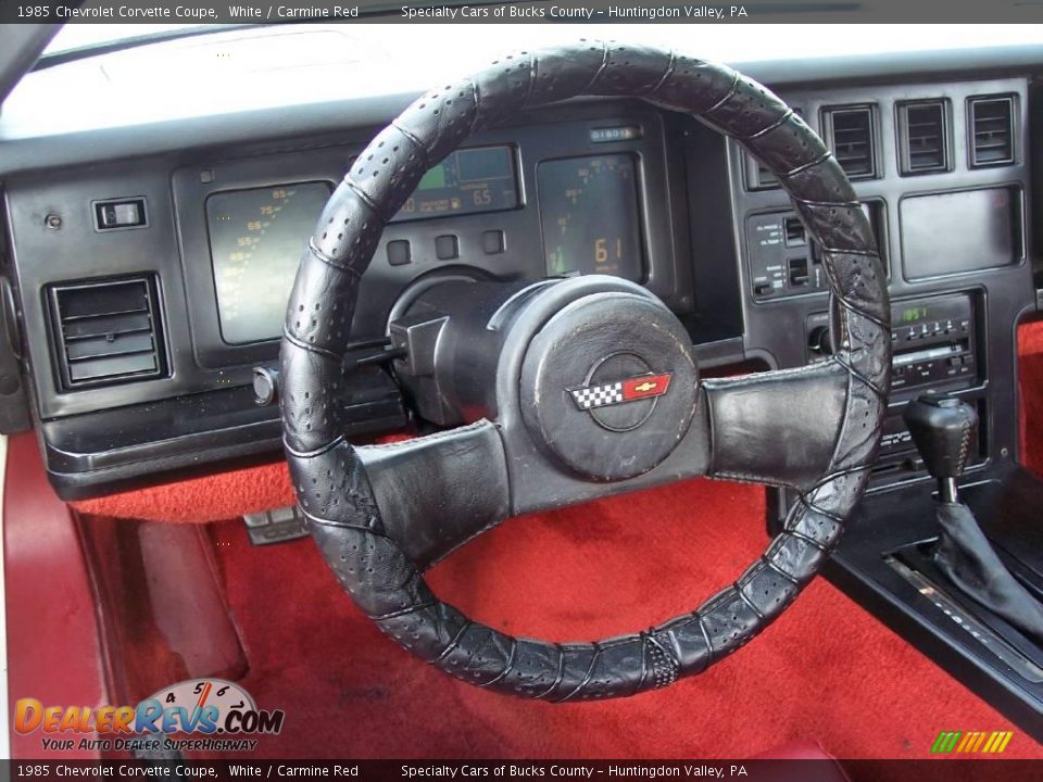 1985 Chevrolet Corvette Coupe White / Carmine Red Photo #31