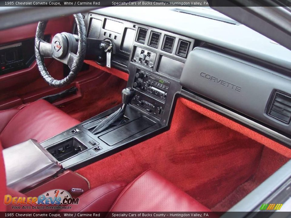 1985 Chevrolet Corvette Coupe White / Carmine Red Photo #33
