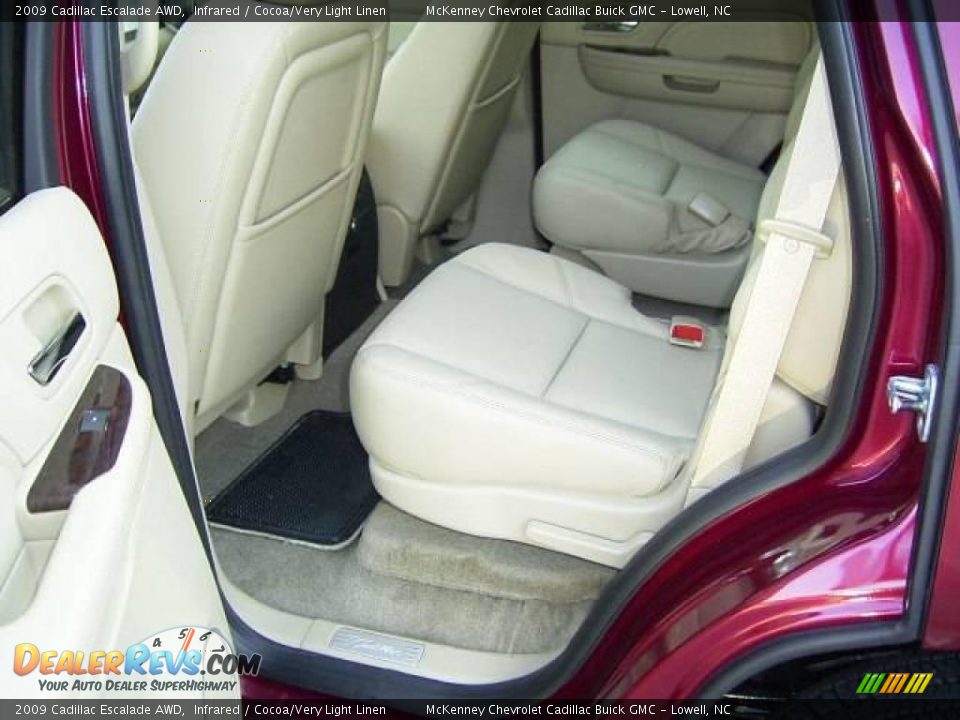 2009 Cadillac Escalade AWD Infrared / Cocoa/Very Light Linen Photo #10