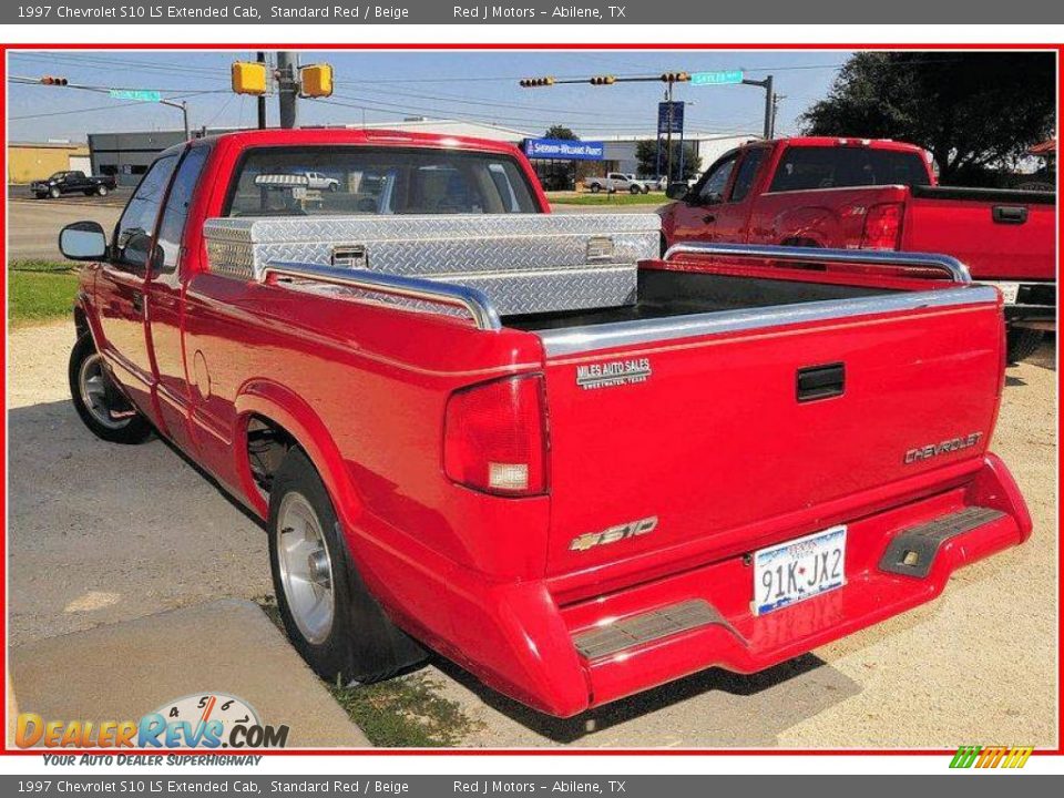 1997 Chevrolet S10 LS Extended Cab Standard Red / Beige Photo #3