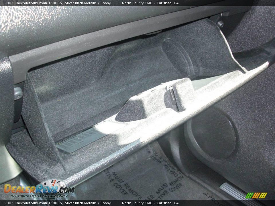 2007 Chevrolet Suburban 1500 LS Silver Birch Metallic / Ebony Photo #18