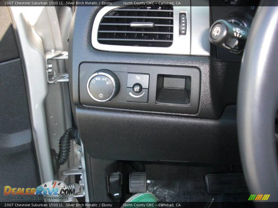 2007 Chevrolet Suburban 1500 LS Silver Birch Metallic / Ebony Photo #21