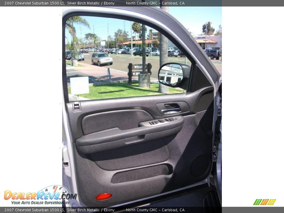 2007 Chevrolet Suburban 1500 LS Silver Birch Metallic / Ebony Photo #25