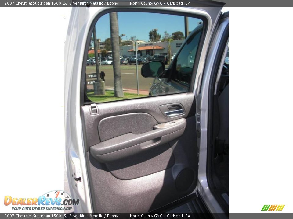 2007 Chevrolet Suburban 1500 LS Silver Birch Metallic / Ebony Photo #26
