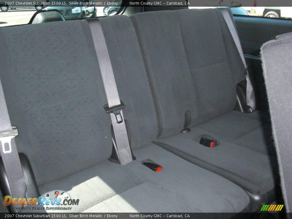 2007 Chevrolet Suburban 1500 LS Silver Birch Metallic / Ebony Photo #32