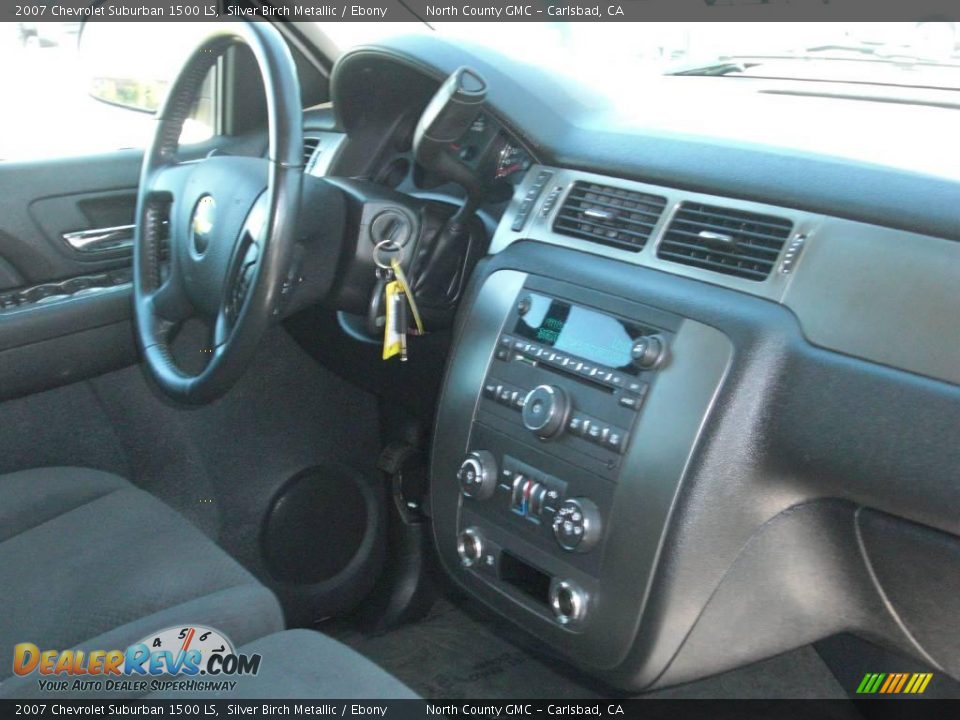 2007 Chevrolet Suburban 1500 LS Silver Birch Metallic / Ebony Photo #33