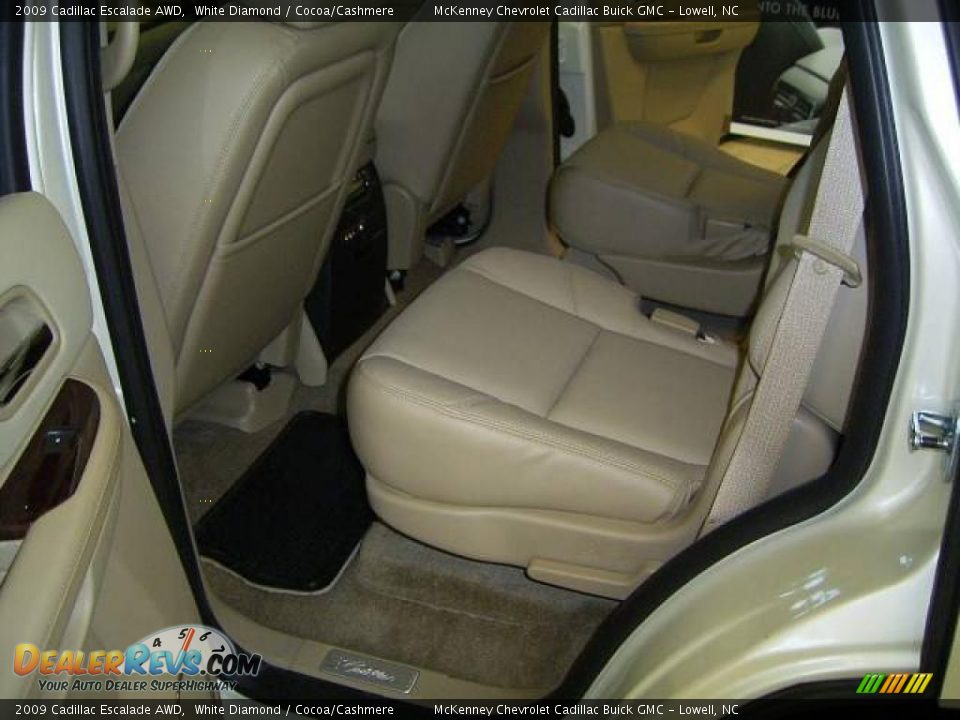 2009 Cadillac Escalade AWD White Diamond / Cocoa/Cashmere Photo #10