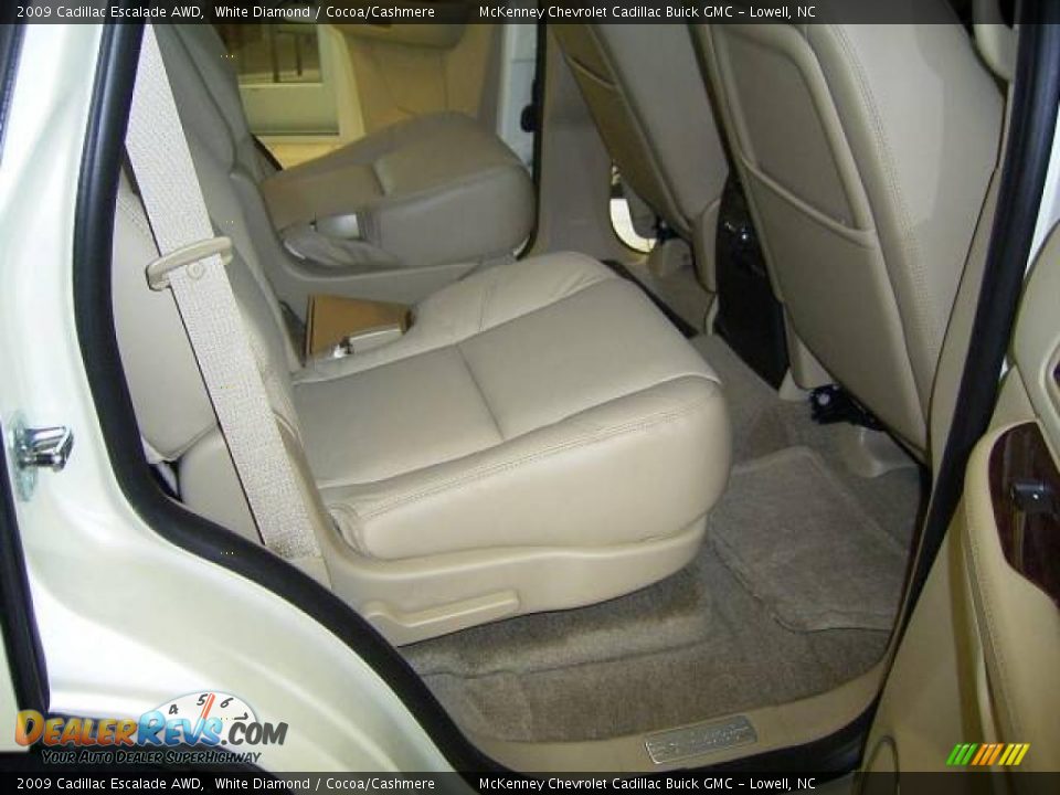 2009 Cadillac Escalade AWD White Diamond / Cocoa/Cashmere Photo #12