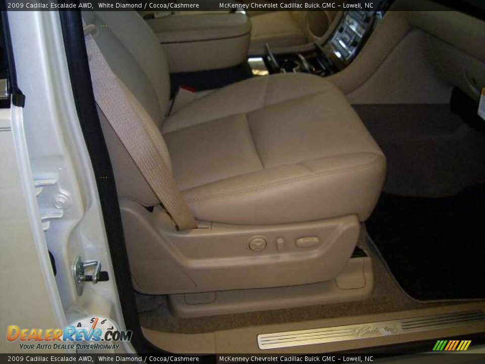 2009 Cadillac Escalade AWD White Diamond / Cocoa/Cashmere Photo #13