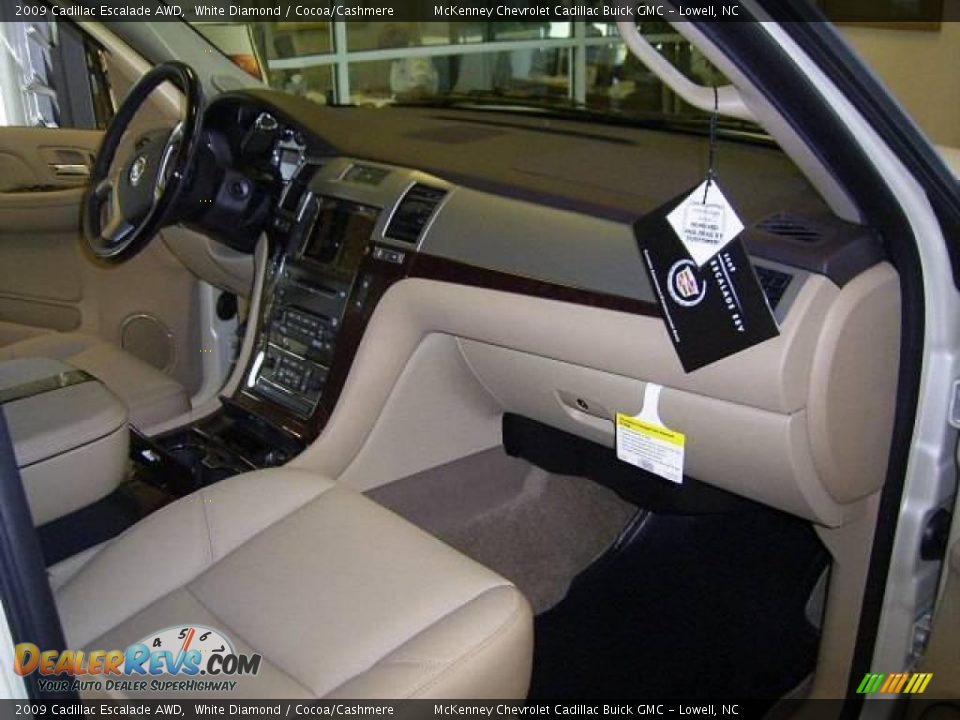 2009 Cadillac Escalade AWD White Diamond / Cocoa/Cashmere Photo #14