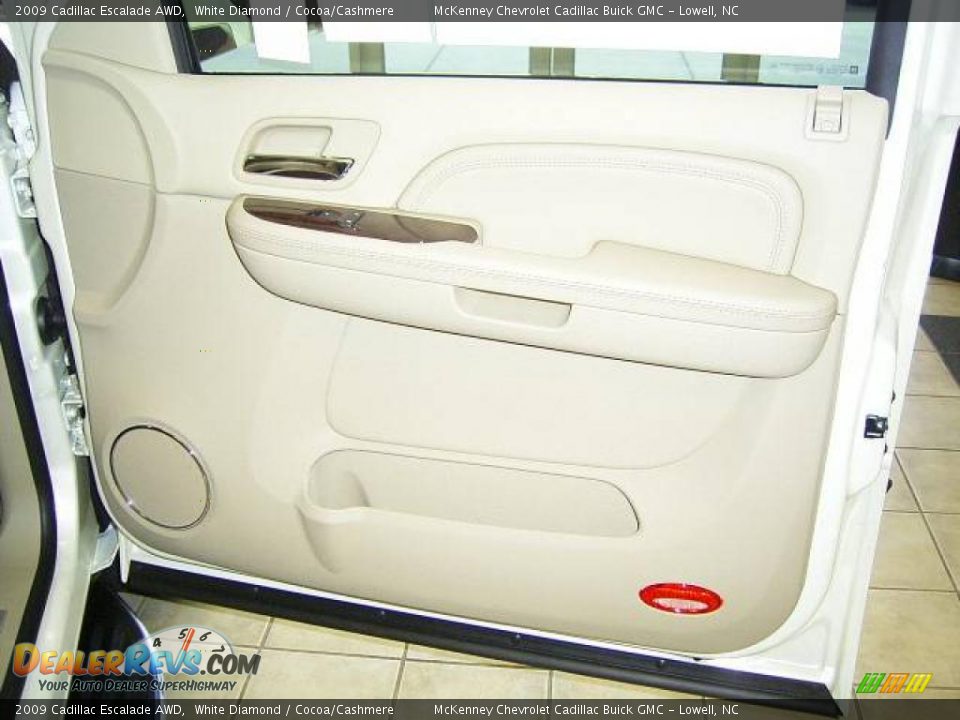 2009 Cadillac Escalade AWD White Diamond / Cocoa/Cashmere Photo #15