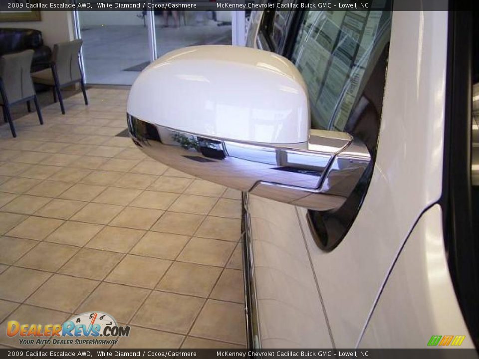 2009 Cadillac Escalade AWD White Diamond / Cocoa/Cashmere Photo #17