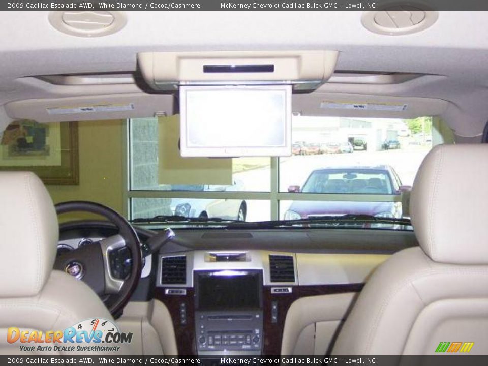 2009 Cadillac Escalade AWD White Diamond / Cocoa/Cashmere Photo #20