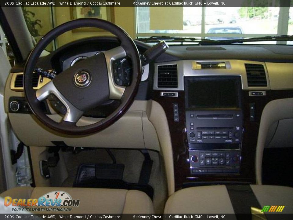 2009 Cadillac Escalade AWD White Diamond / Cocoa/Cashmere Photo #21