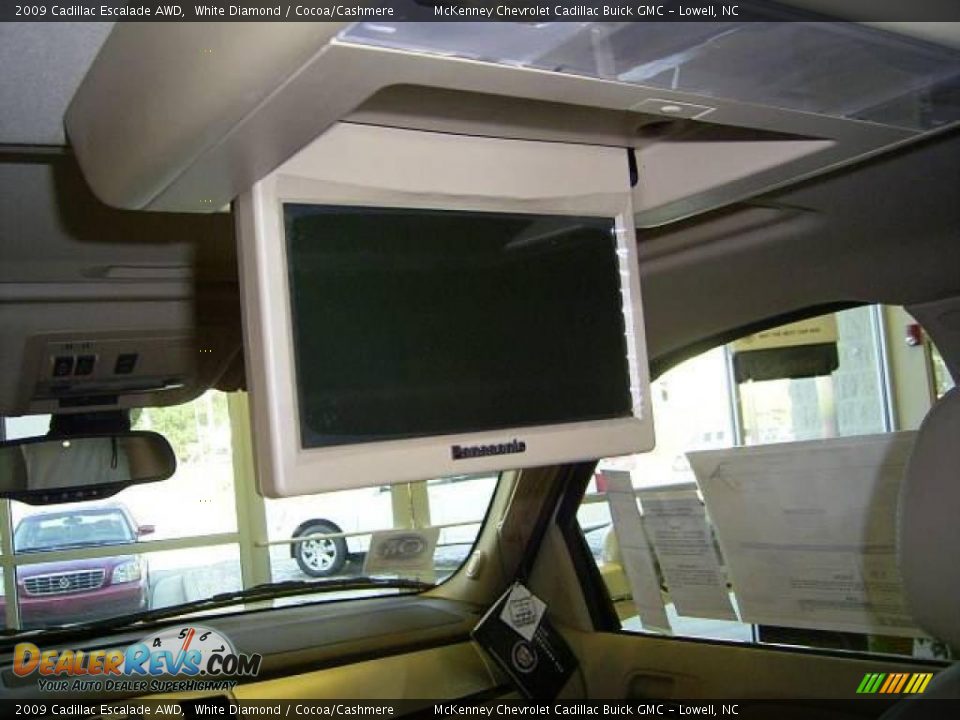 2009 Cadillac Escalade AWD White Diamond / Cocoa/Cashmere Photo #22