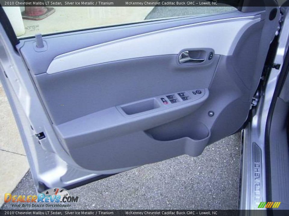 2010 Chevrolet Malibu LT Sedan Silver Ice Metallic / Titanium Photo #8