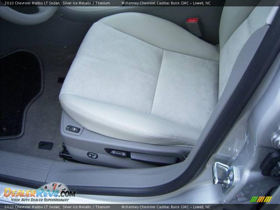 2010 Chevrolet Malibu LT Sedan Silver Ice Metallic / Titanium Photo #9