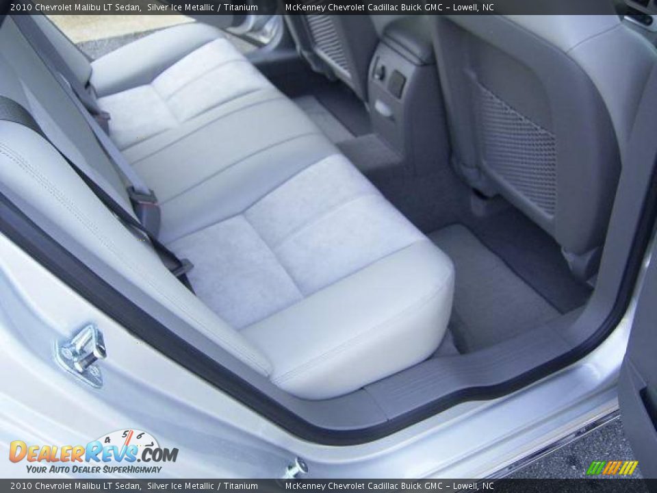 2010 Chevrolet Malibu LT Sedan Silver Ice Metallic / Titanium Photo #14