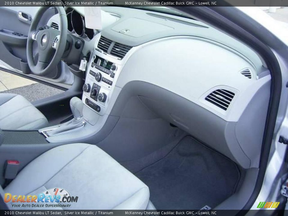 2010 Chevrolet Malibu LT Sedan Silver Ice Metallic / Titanium Photo #16