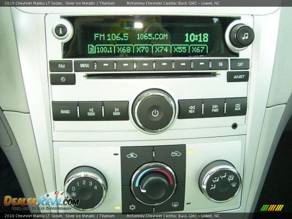 2010 Chevrolet Malibu LT Sedan Silver Ice Metallic / Titanium Photo #24