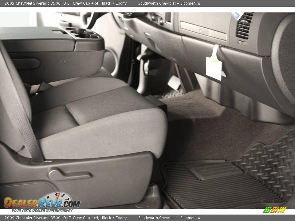 2009 Chevrolet Silverado 3500HD LT Crew Cab 4x4 Black / Ebony Photo #4
