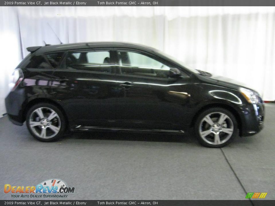 2009 Pontiac Vibe GT Jet Black Metallic / Ebony Photo #2