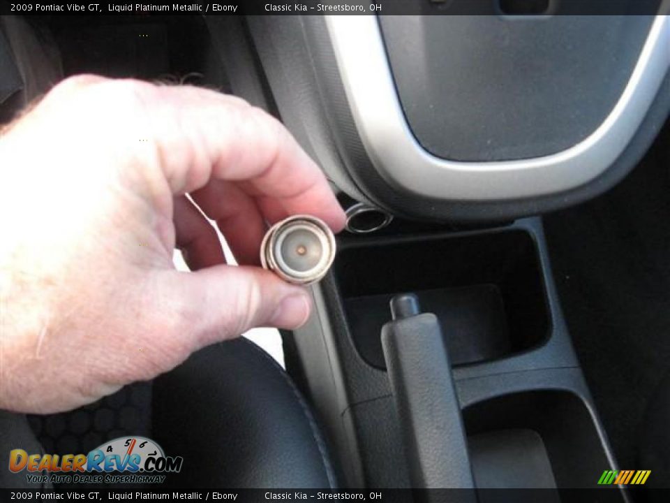2009 Pontiac Vibe GT Liquid Platinum Metallic / Ebony Photo #30