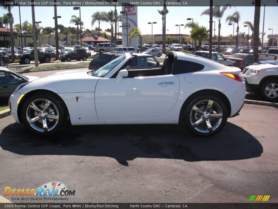 2009 Pontiac Solstice GXP Coupe Pure White / Ebony/Red Stitching Photo #2